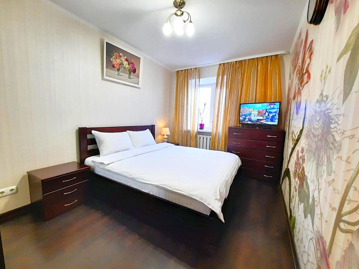 Ботанік Це 3 Кімнатна Квартира Подобово У Центрі Полтави Мережа Alex Apartments Безконтактне Заселення 24-7 Документи Для Відряджень Poltawa Exterior foto